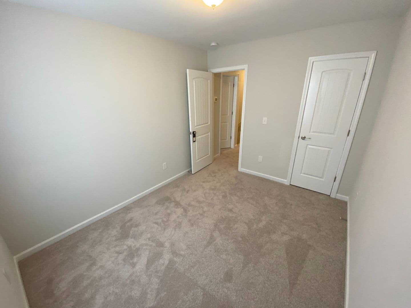 Raleigh House: 323 Switch St