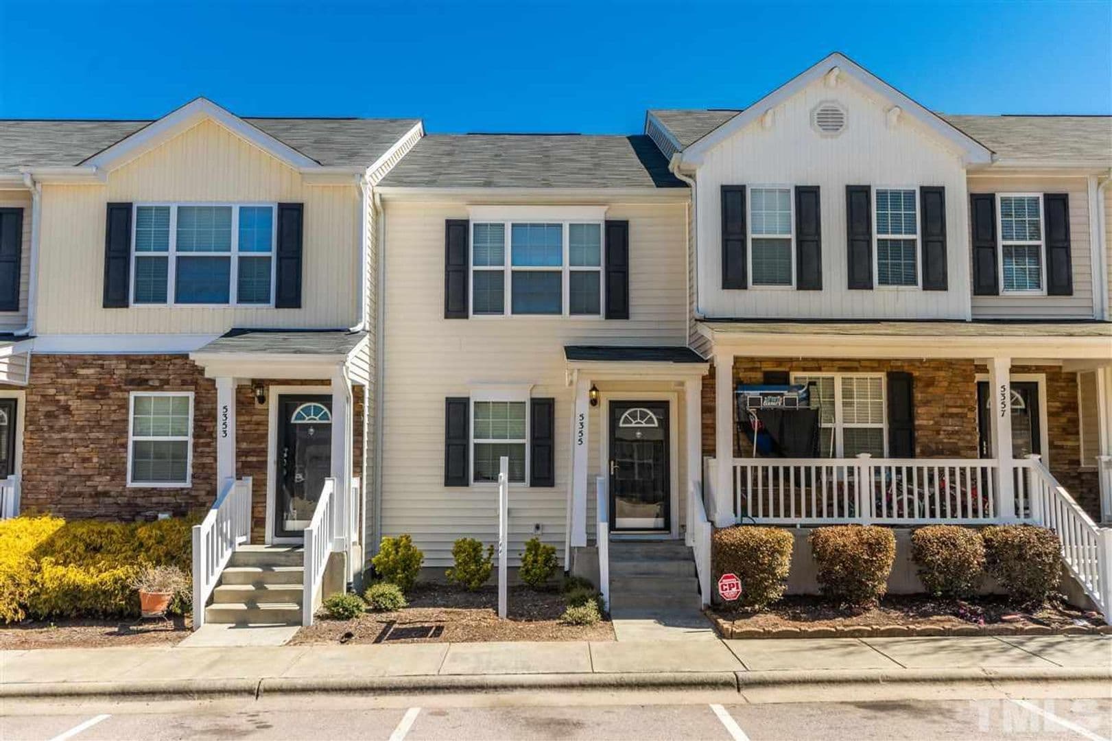 Raleigh House: 5355 Big Bass Dr