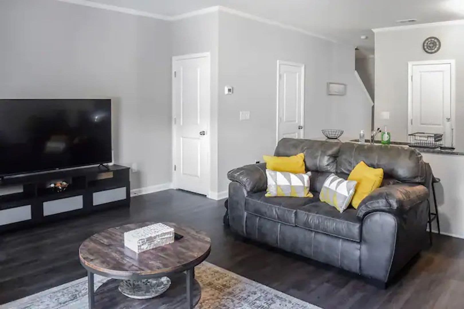 East Point House: 3196 Laurel Ridge Cir