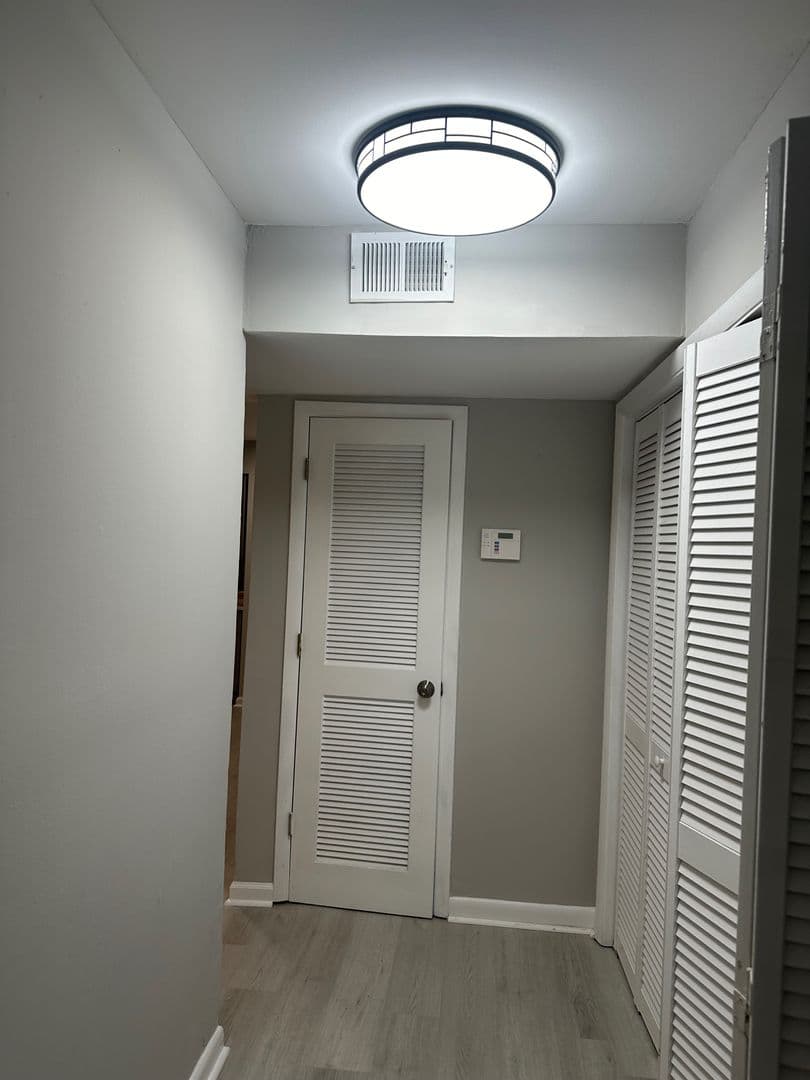 Atlanta House: 9400 Roberts Dr