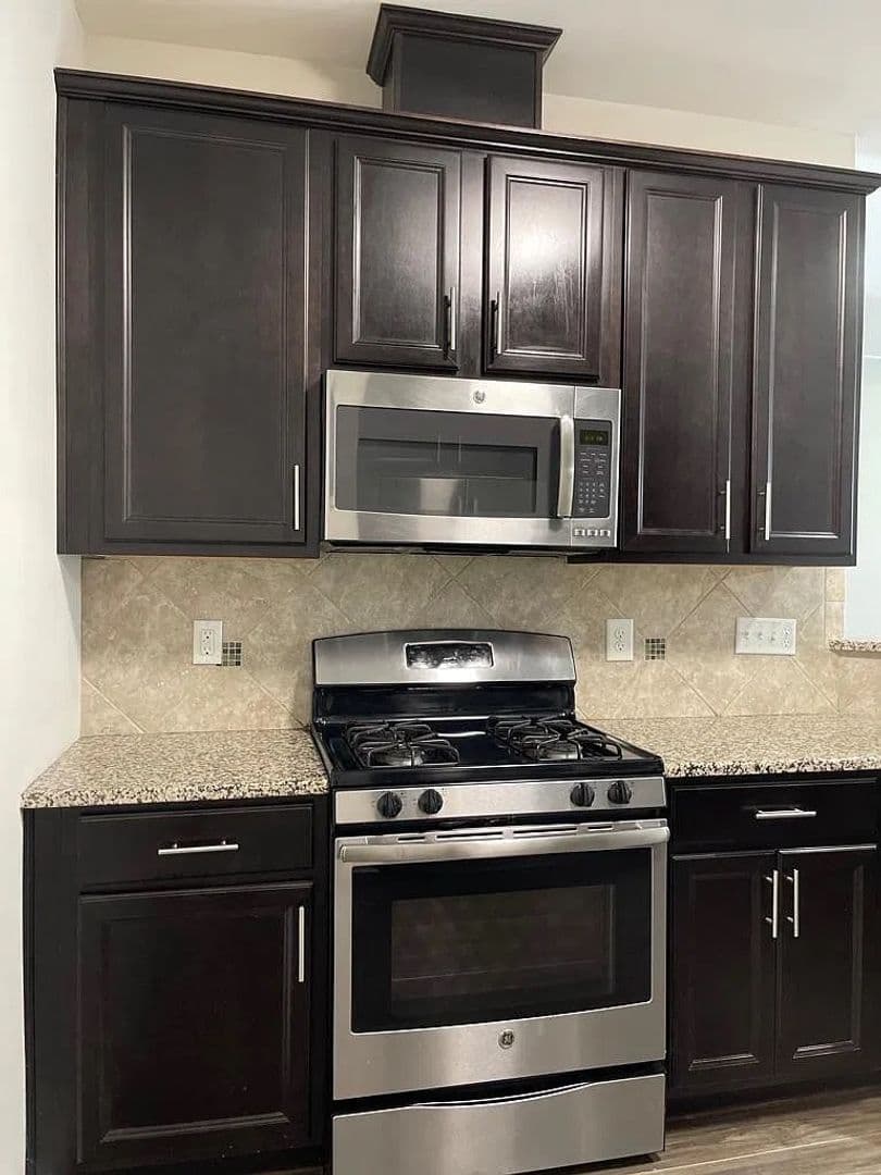 Holly Springs House: 235 Cypress Hill Ln