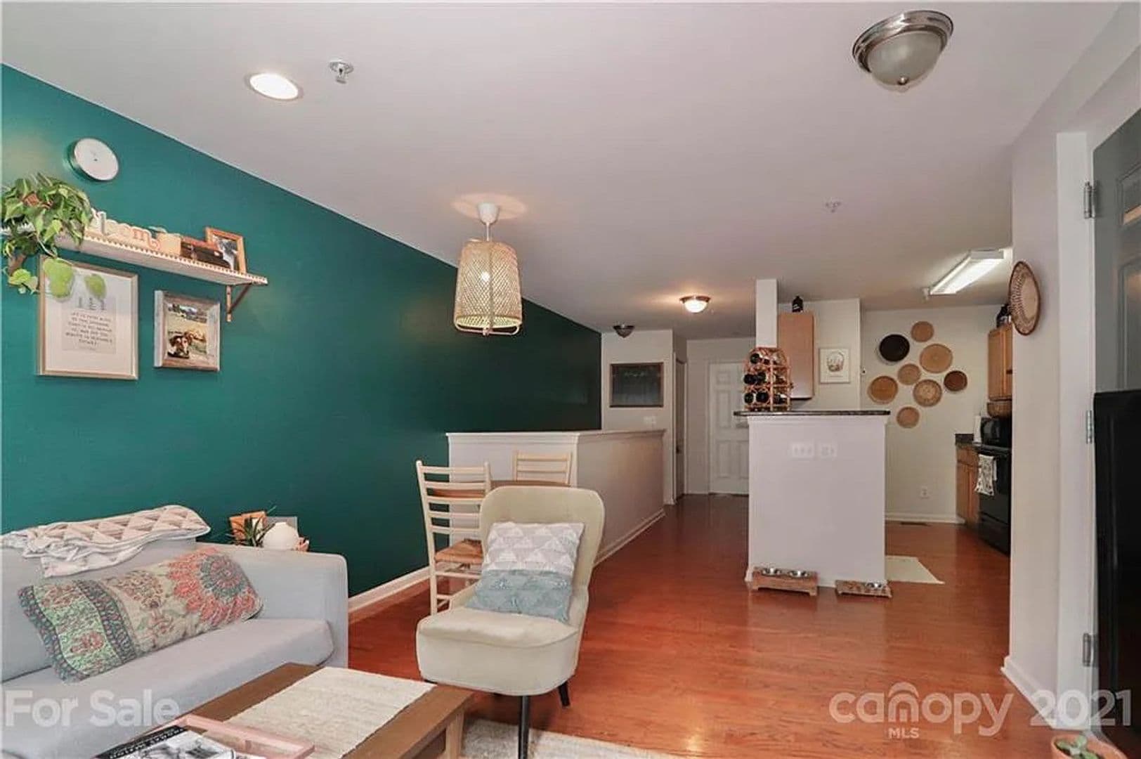 Charlotte House: 547 Donatello Ave