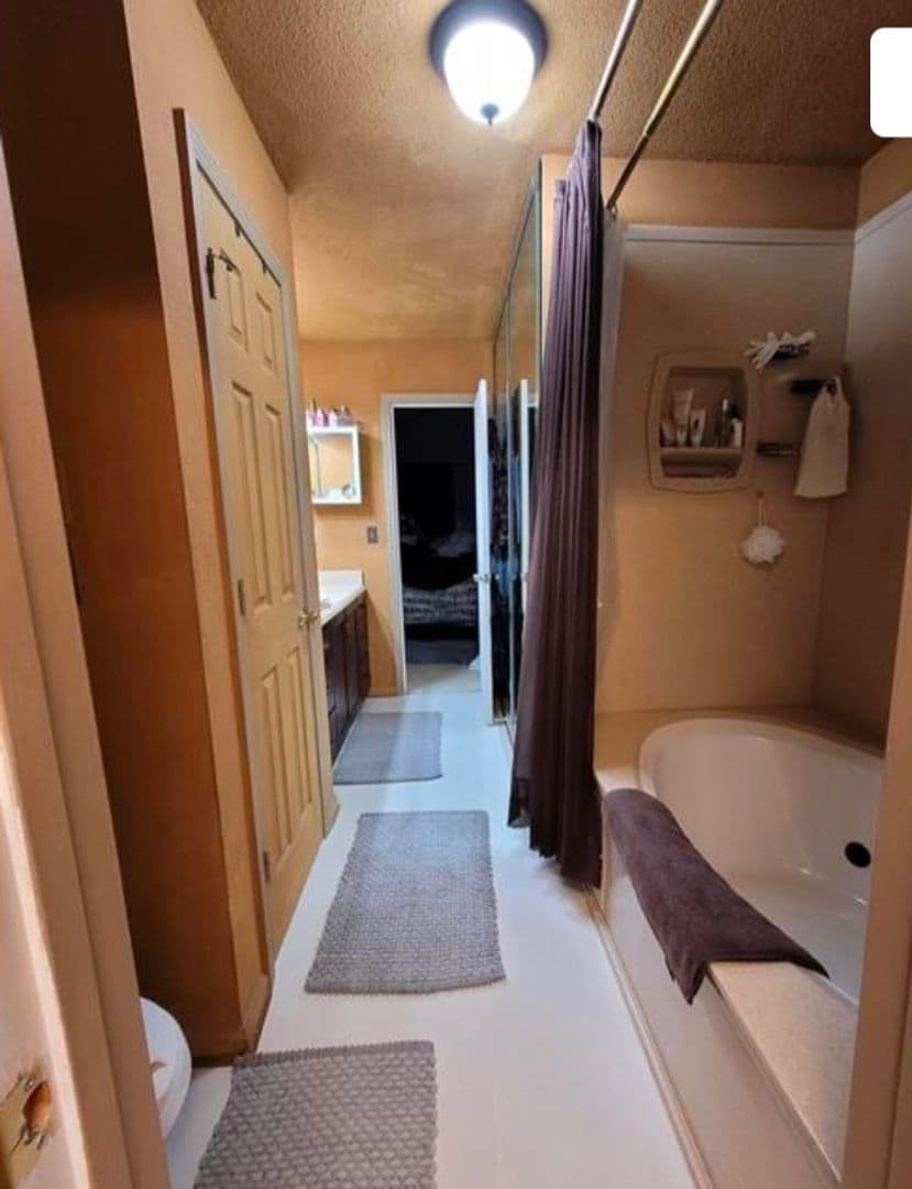 Stonecrest House: 6210 Klondike River Rd