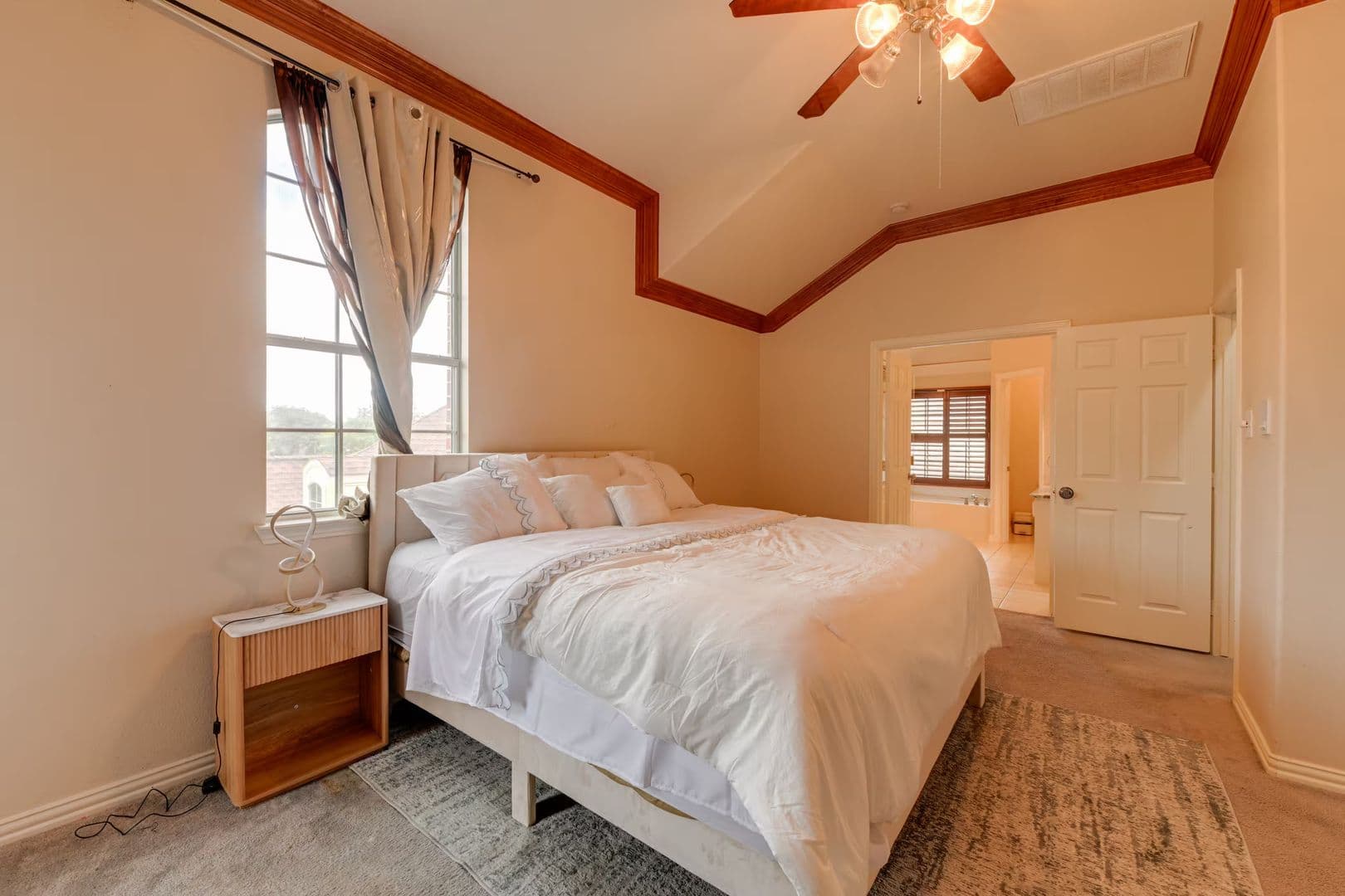 Grand Prairie House: 3015 England Pkwy