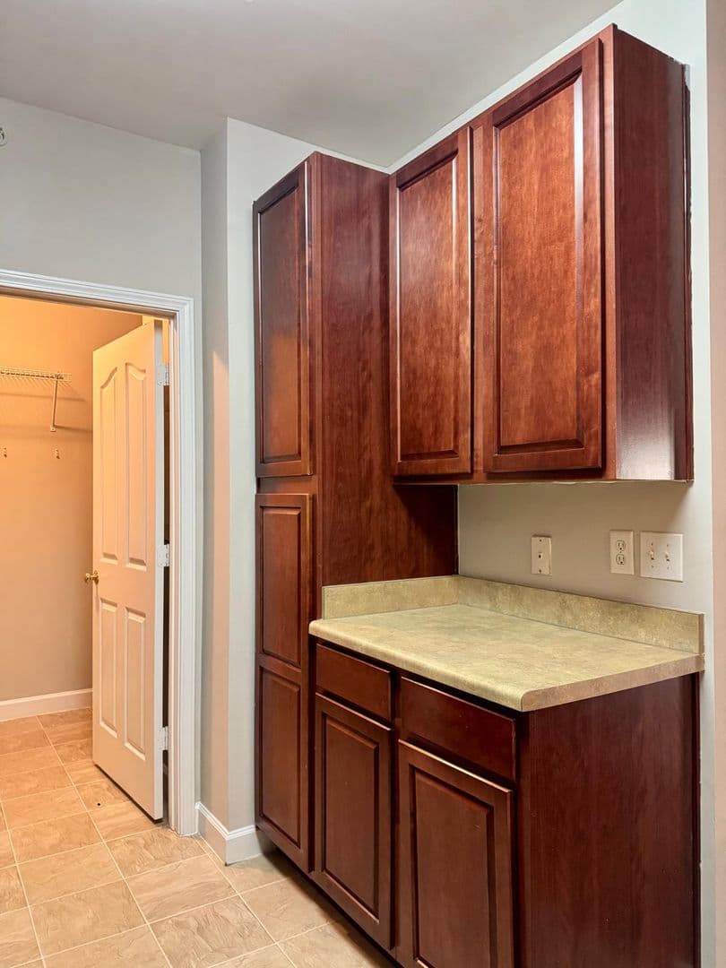 Charlotte House: 9823 Hyde Glen Ct