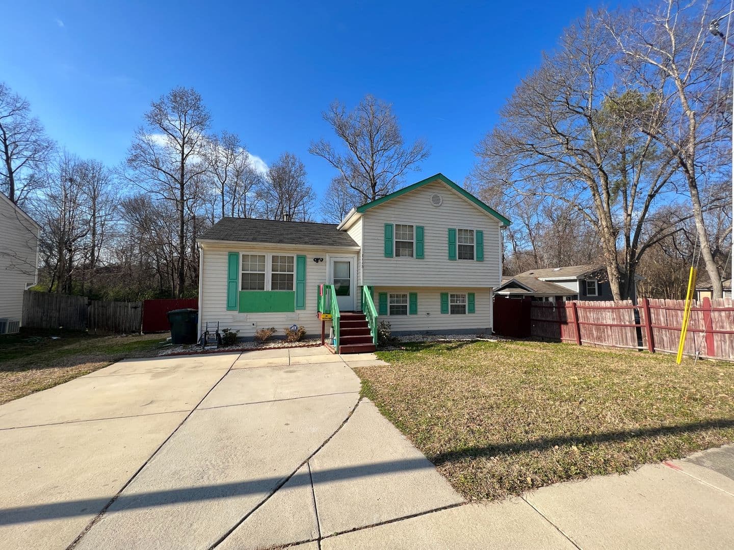 Raleigh House: 7113 Beaverwood Dr