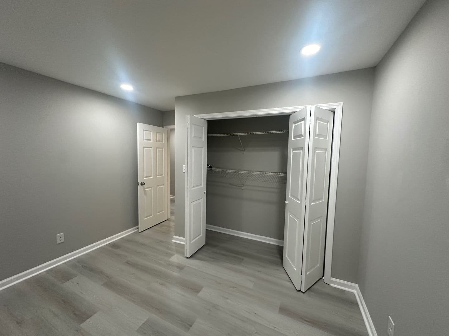 Atlanta House: 9400 Roberts Dr