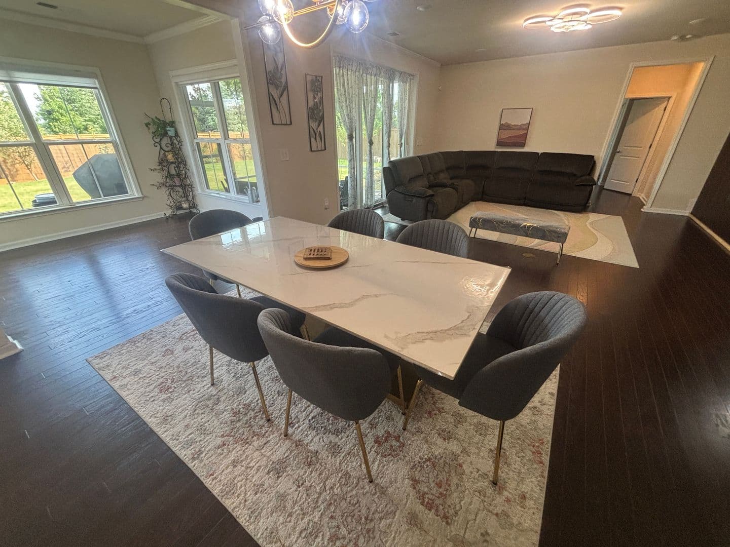 Holly Springs House: 317 Aintree Ave