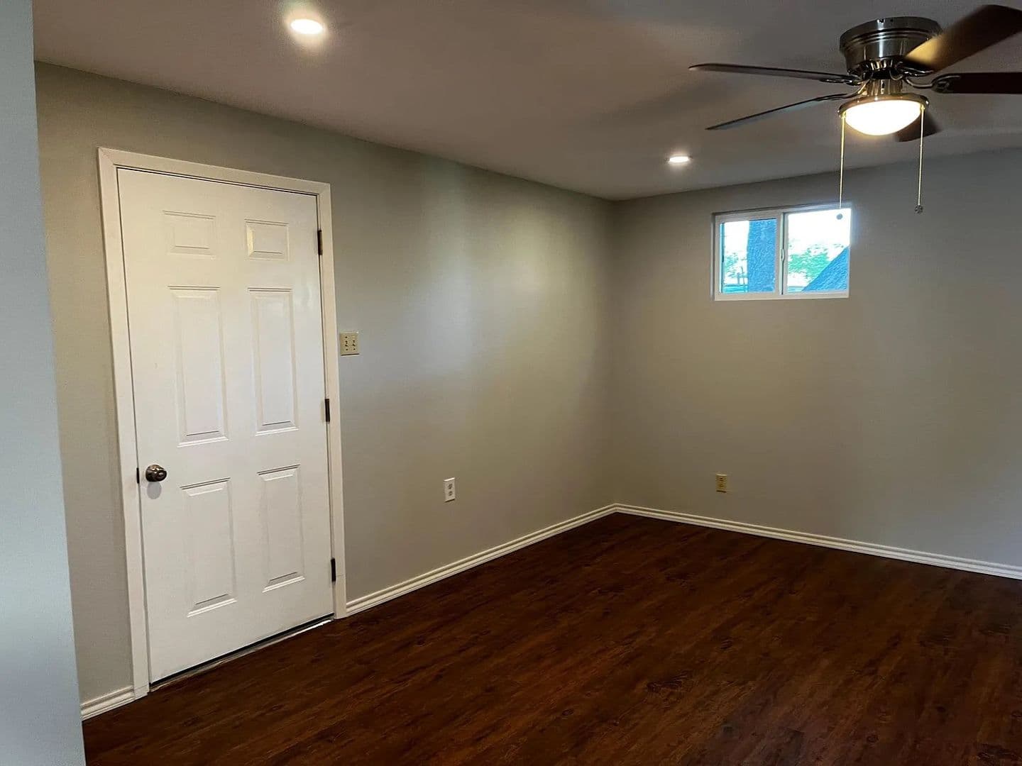 San Antonio House: 543 Congress Ave