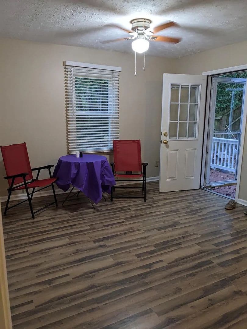 Marietta House: 450 Karl Ct