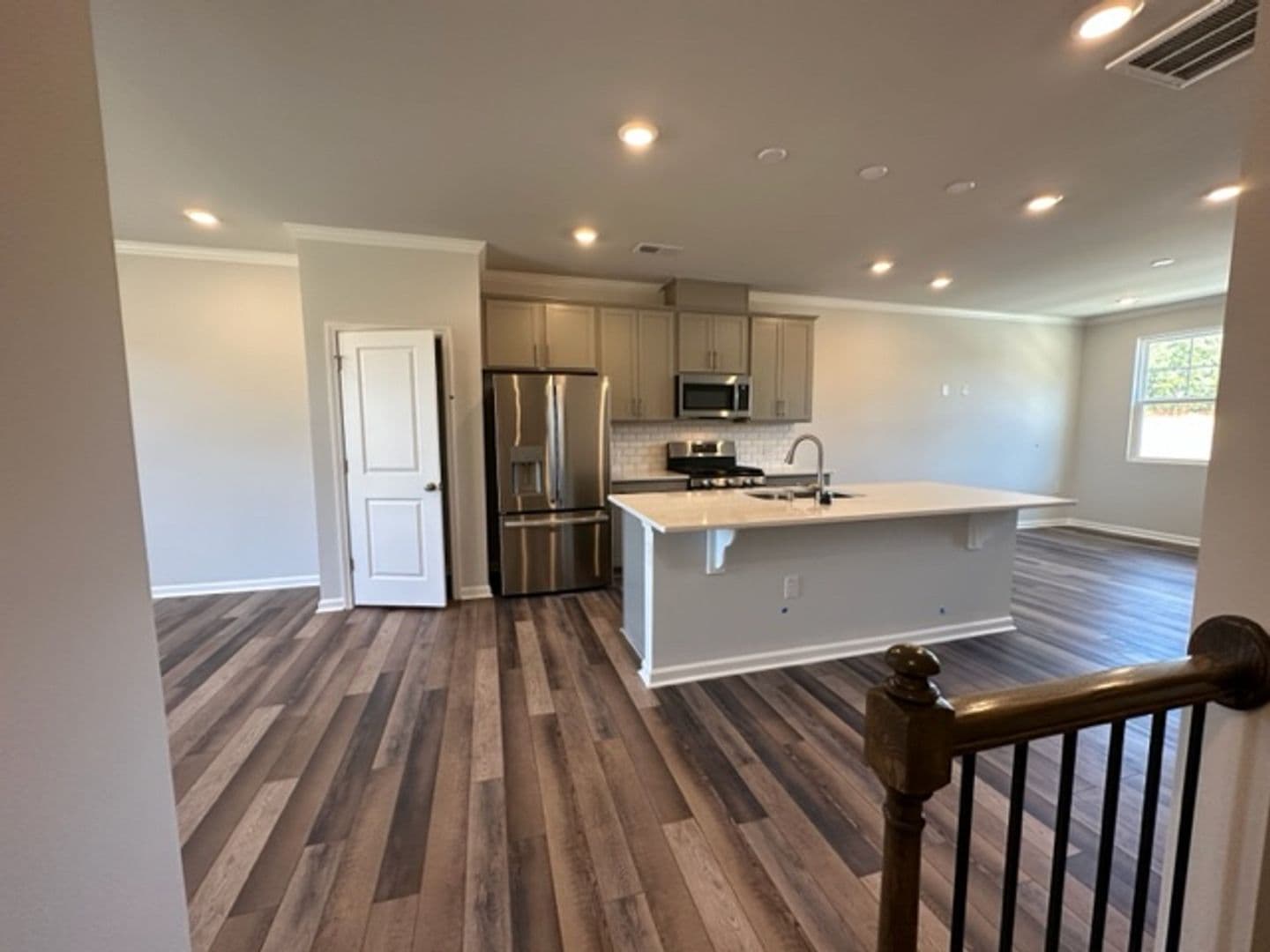 Apex House: 1642 Kipp Ln