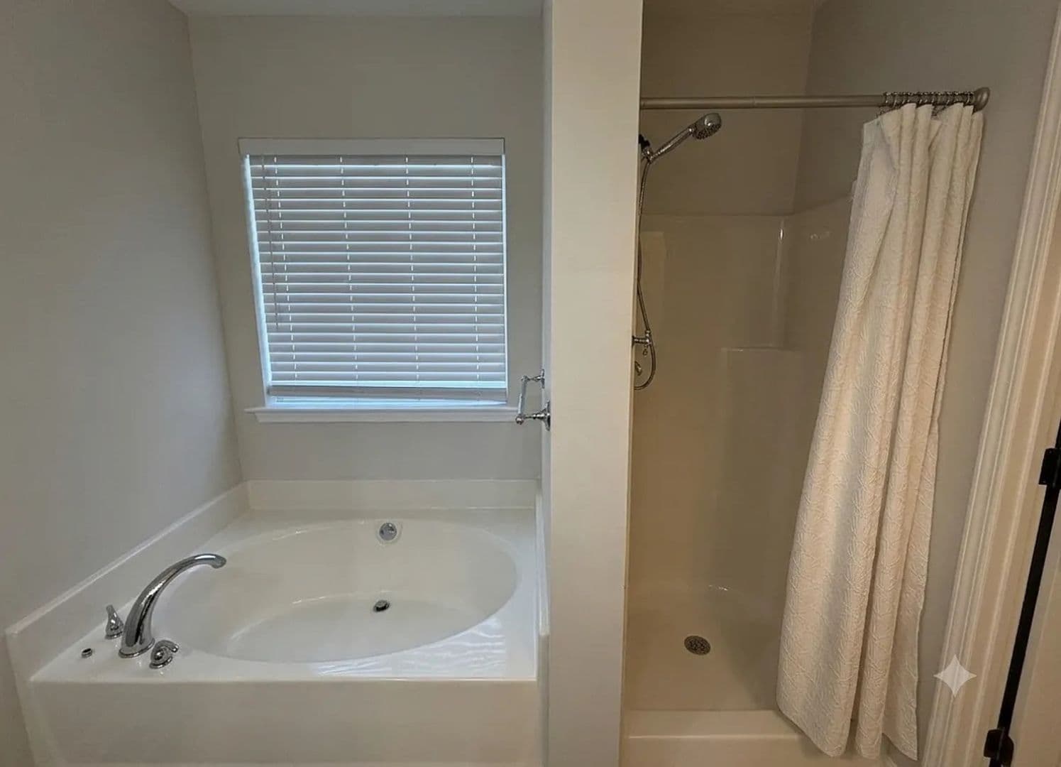 Kennesaw House: 3055 Kennesaw Dr