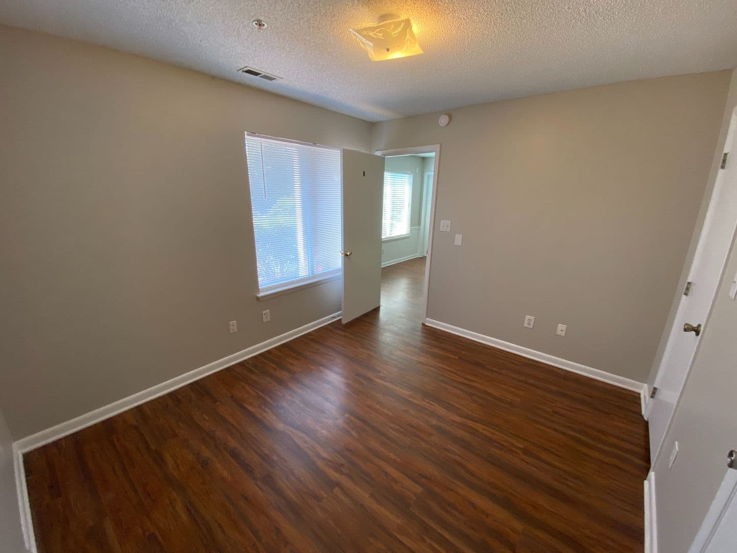 Raleigh House: 1251 #002 University Ct
