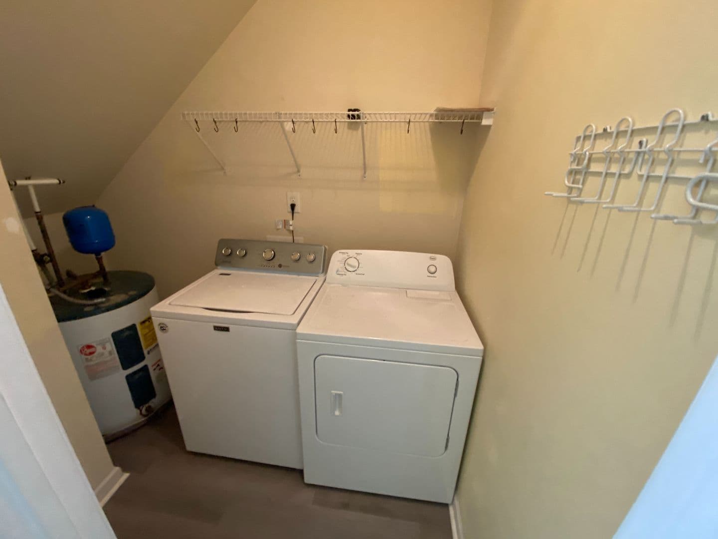 Raleigh House: 5212 #102 Lundy Dr