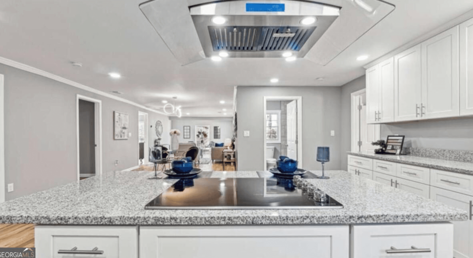 College Park House: 3482 Atlanta St