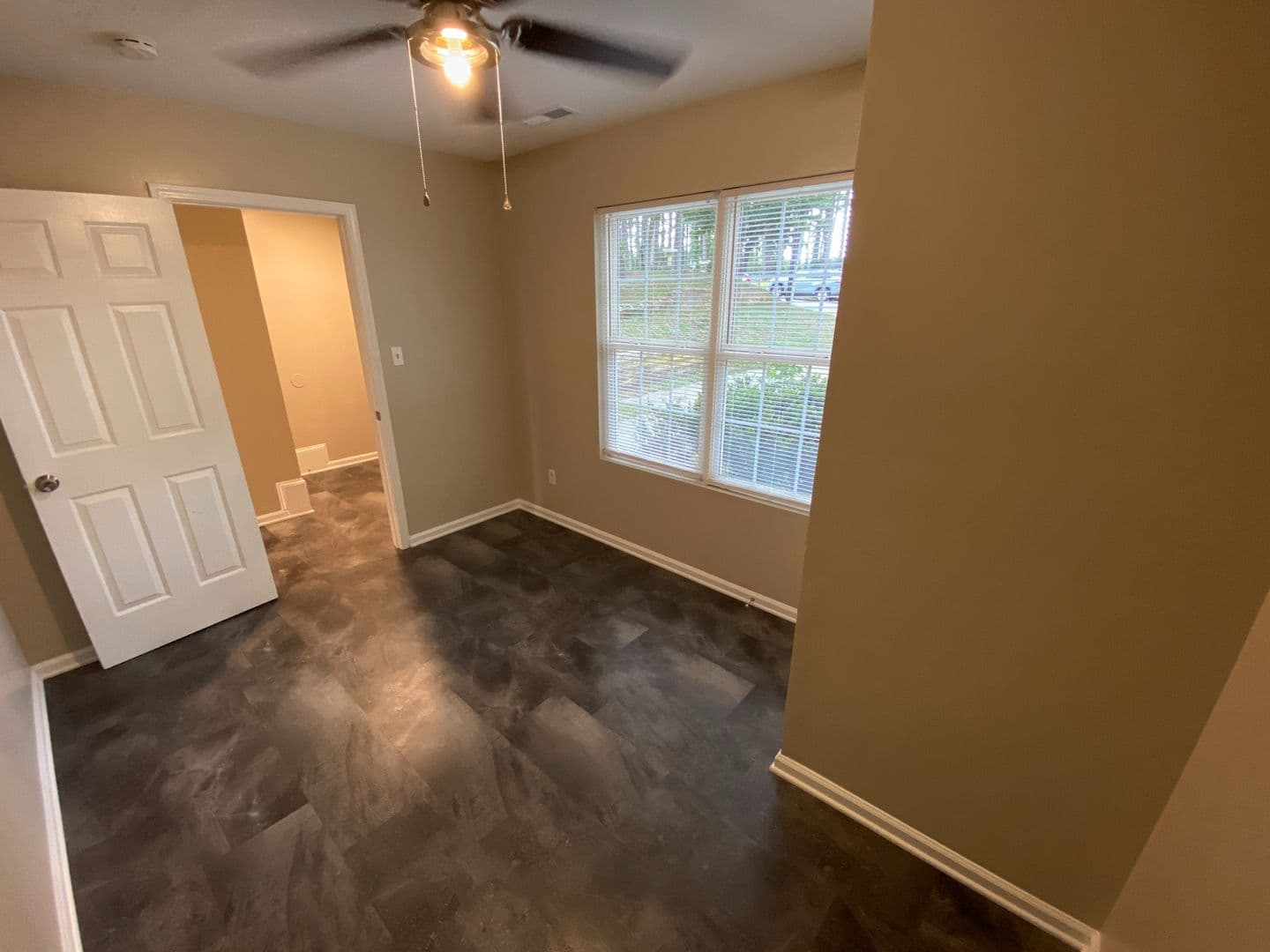 Raleigh House: 909 Bragg St