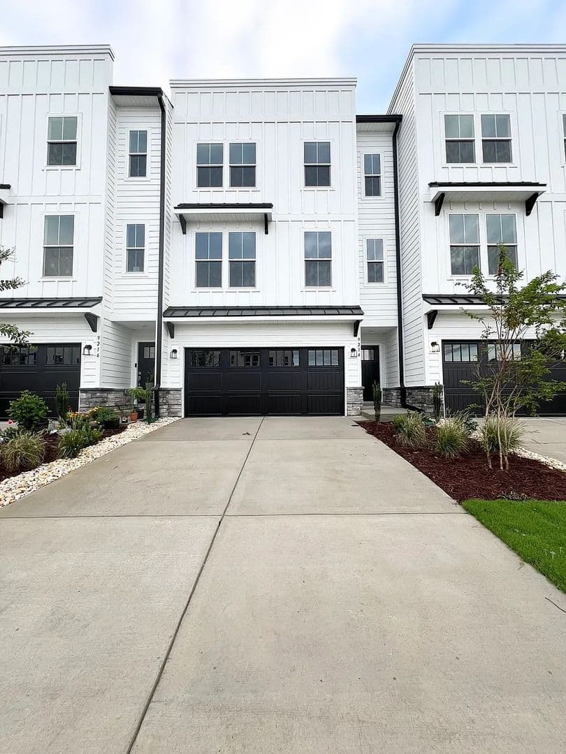 Concord House: 9214 Walnut Hill Rd NW