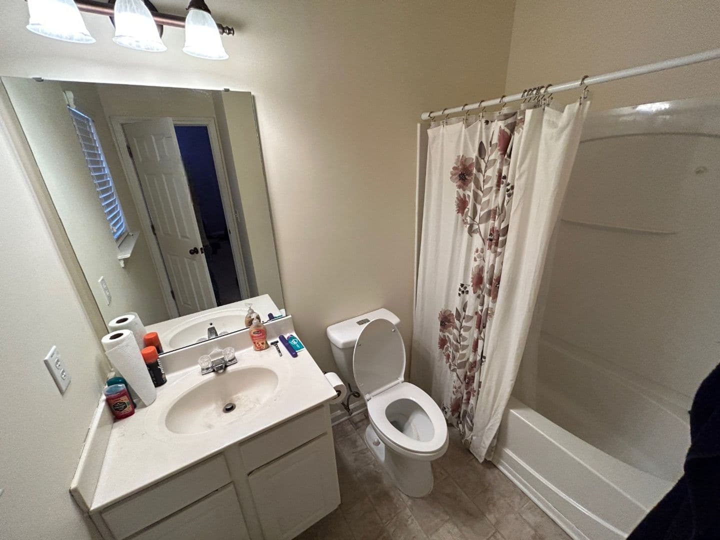 Cary House: 306 Linden Park Ln