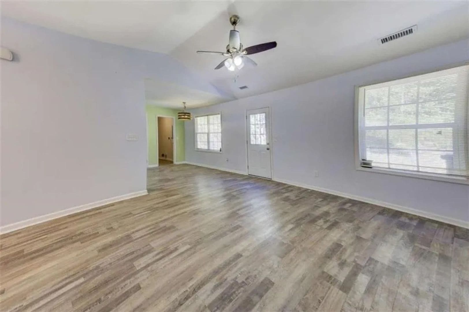 Covington House: 915 Navajo Trl