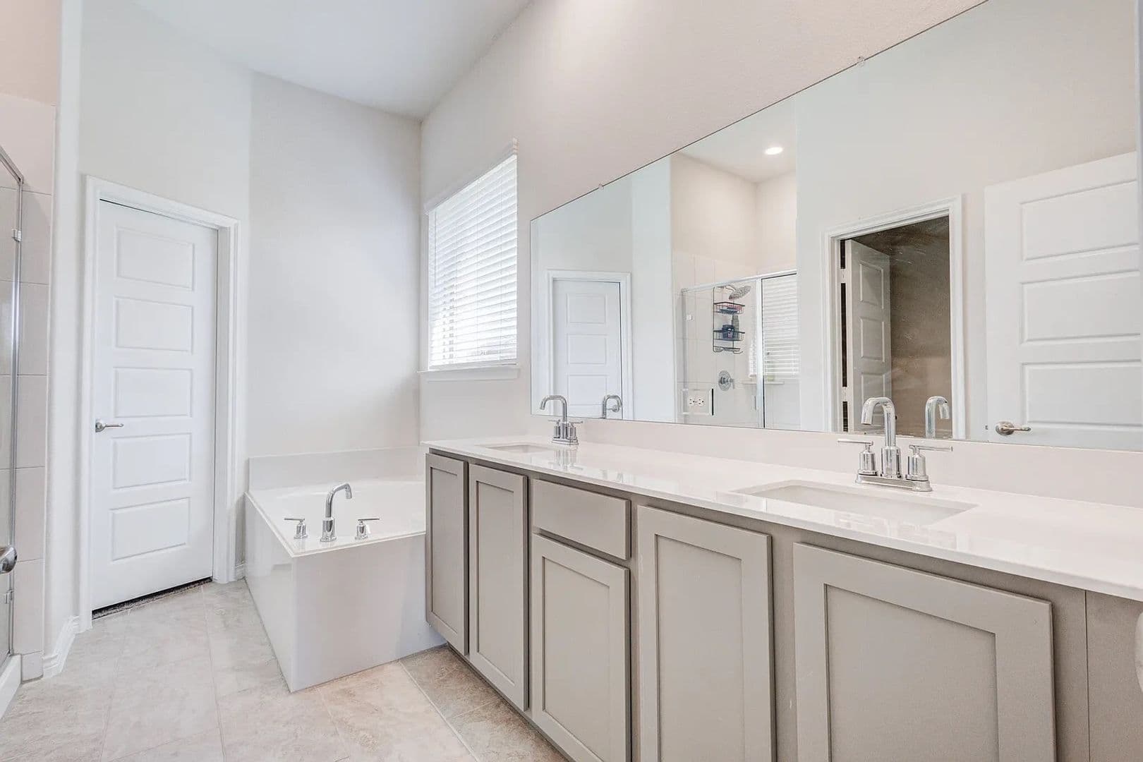 Garland House: 6993 Newby Ln