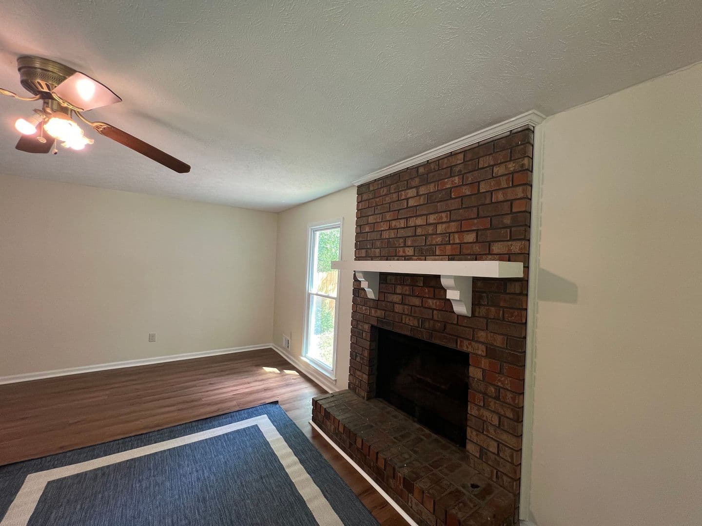 Marietta House: 2410 Hillboro Cir SW