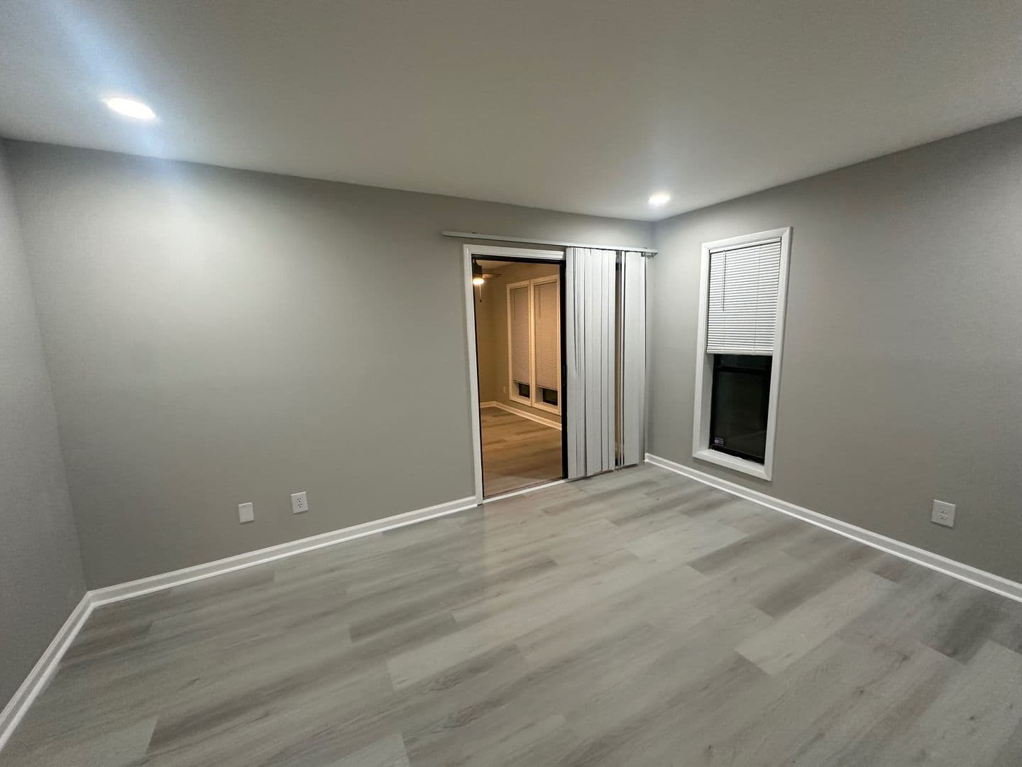 Atlanta House: 9400 Roberts Dr