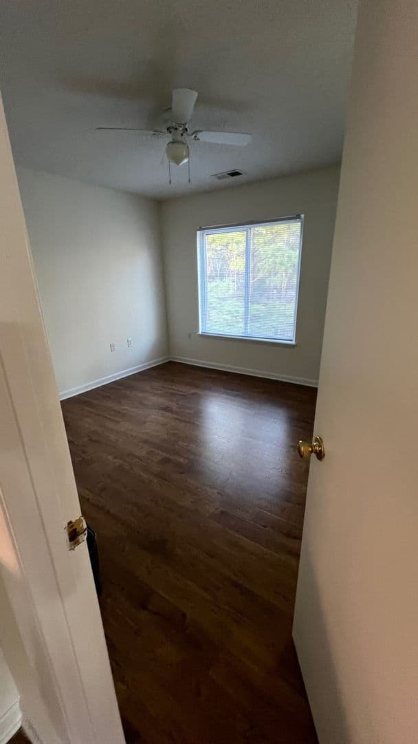 Raleigh House: 1411 Collegiate Cir