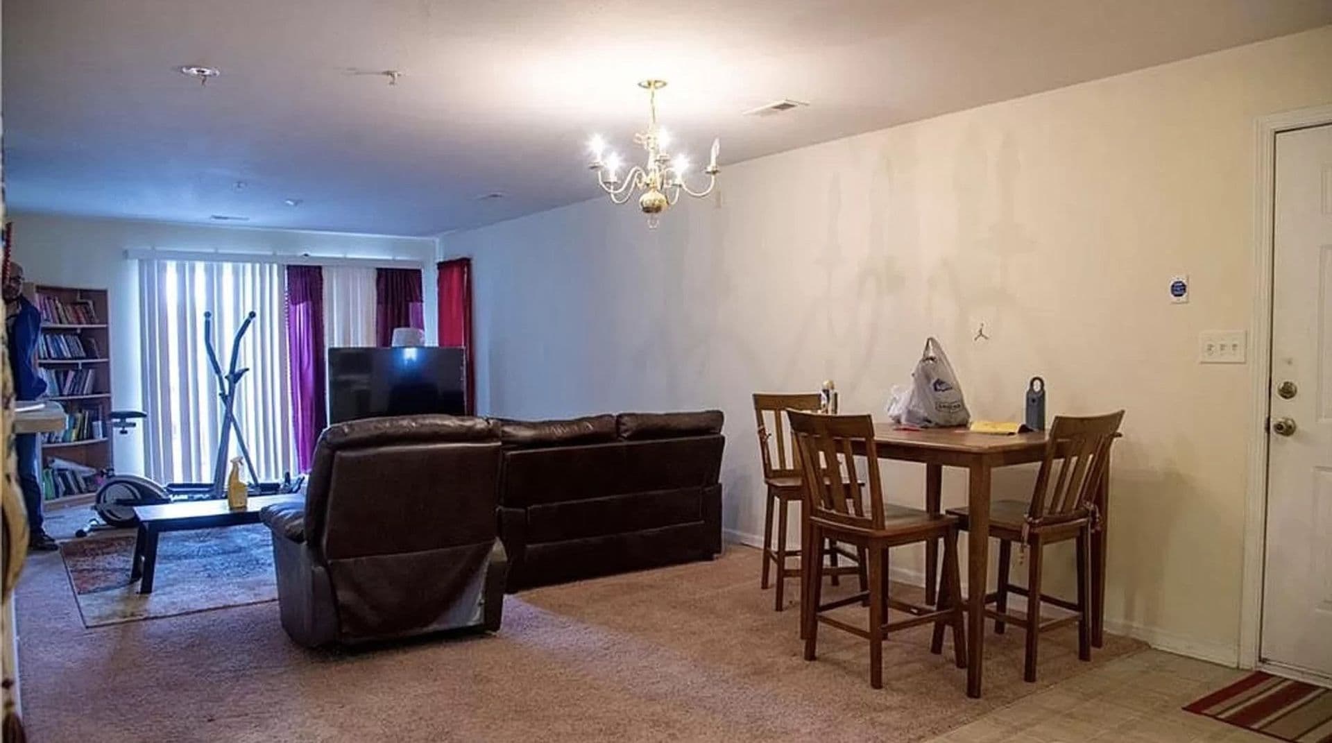 Charlotte House: 1138 Plaza Walk Dr