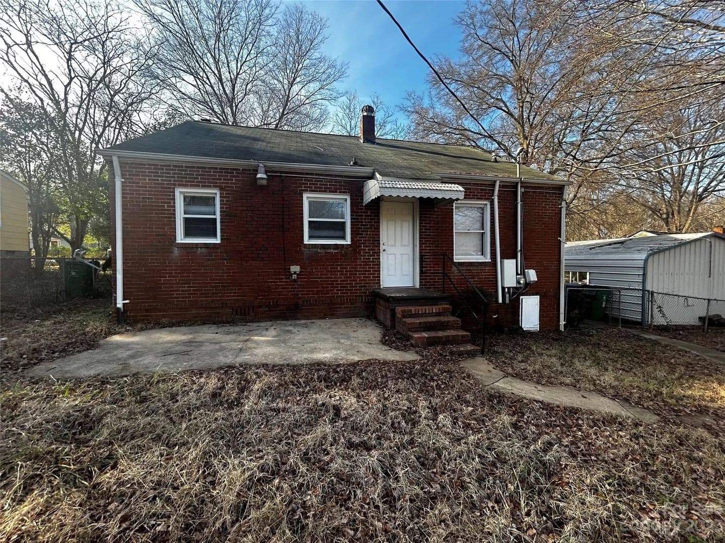 Charlotte House: 2517 Crispin Ave