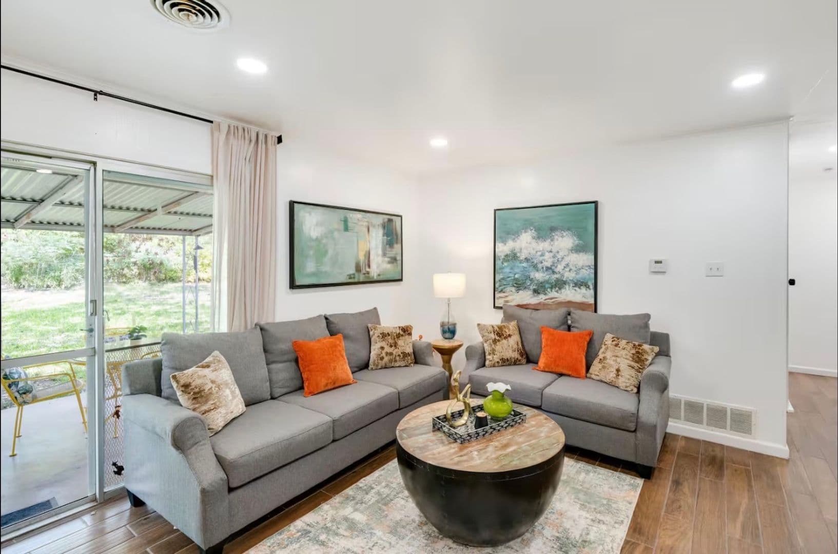 San Antonio House: 11003 Burr Oak Dr
