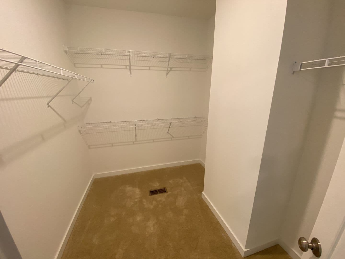 Cary House: 1110 Kiernan Grove Ln