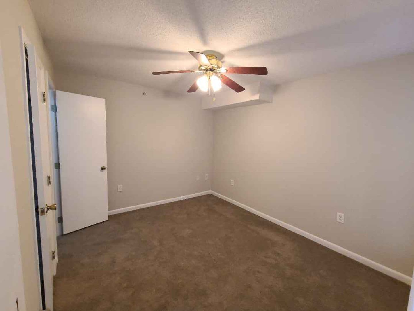 Raleigh House: 1331 #302 Crab Orchard Dr