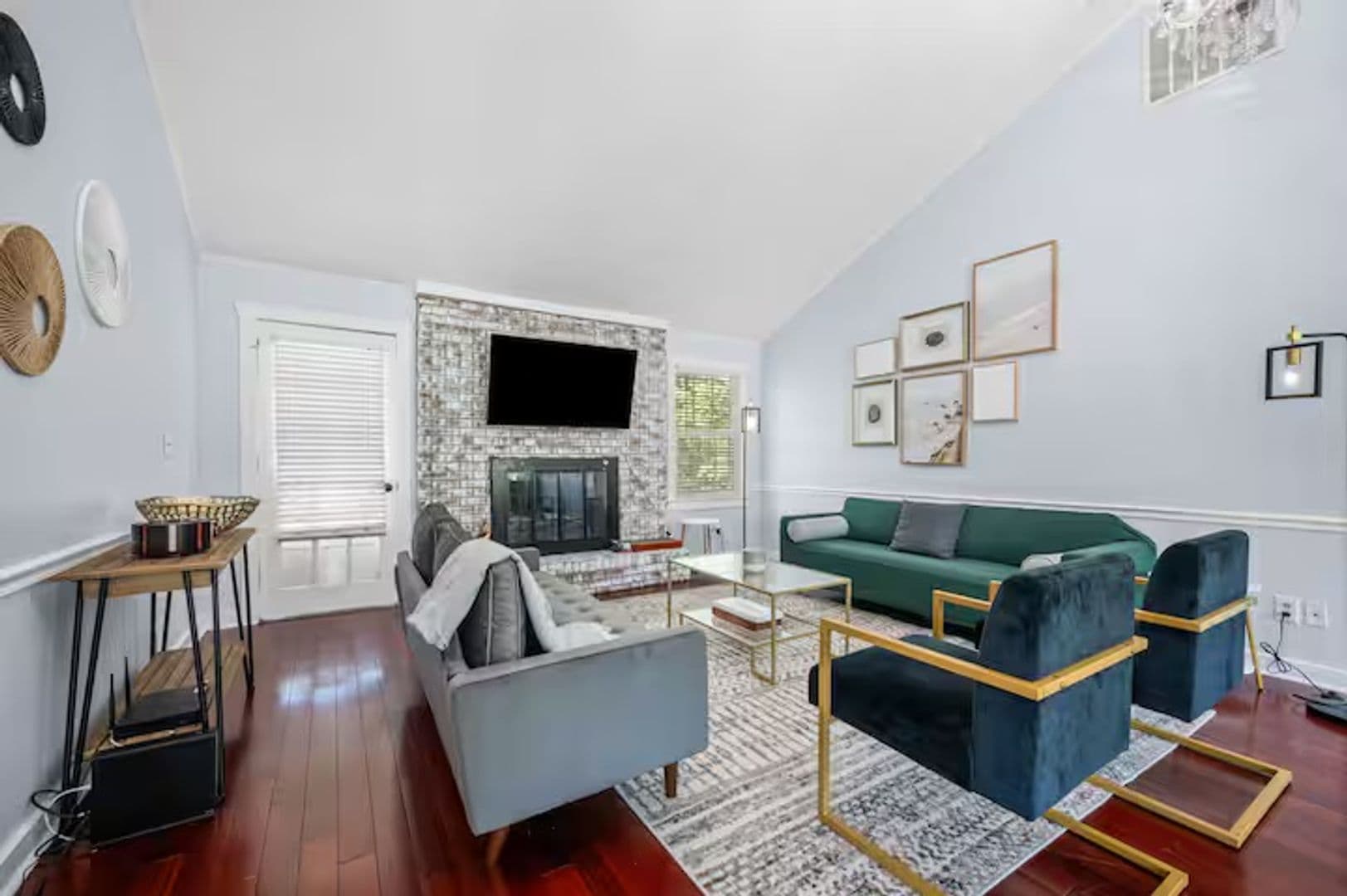 Lilburn House: 493 Greg Dr SW