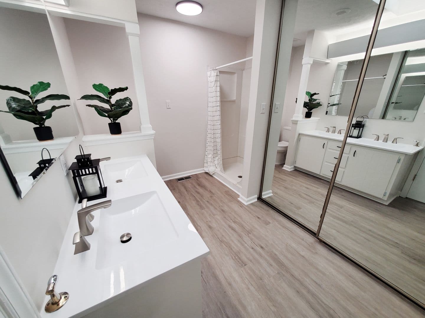 Raleigh House: 2824 Henslowe Dr