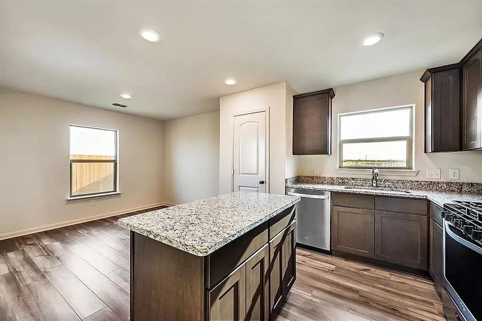 Krum House: 13813 Musselshell Dr