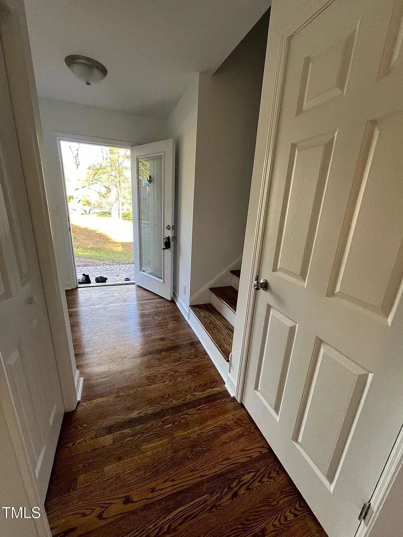 Durham House: 916 Forge Rd