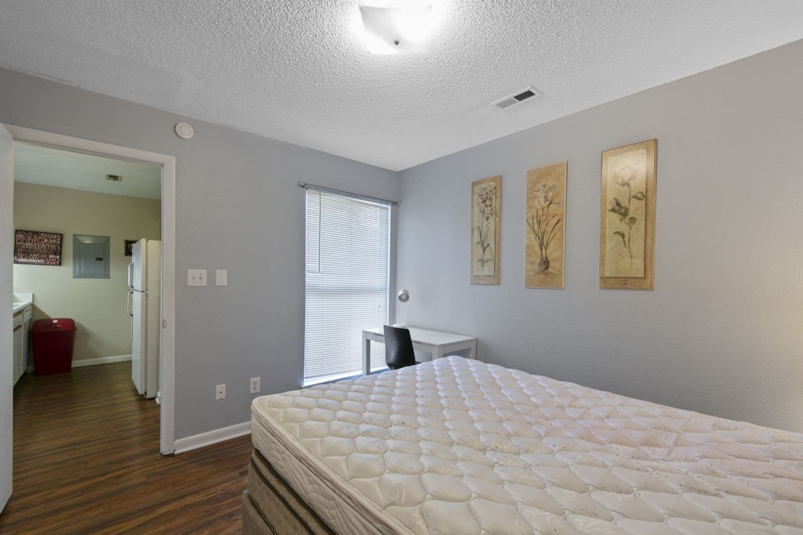Raleigh House: 1251 #002 University Ct