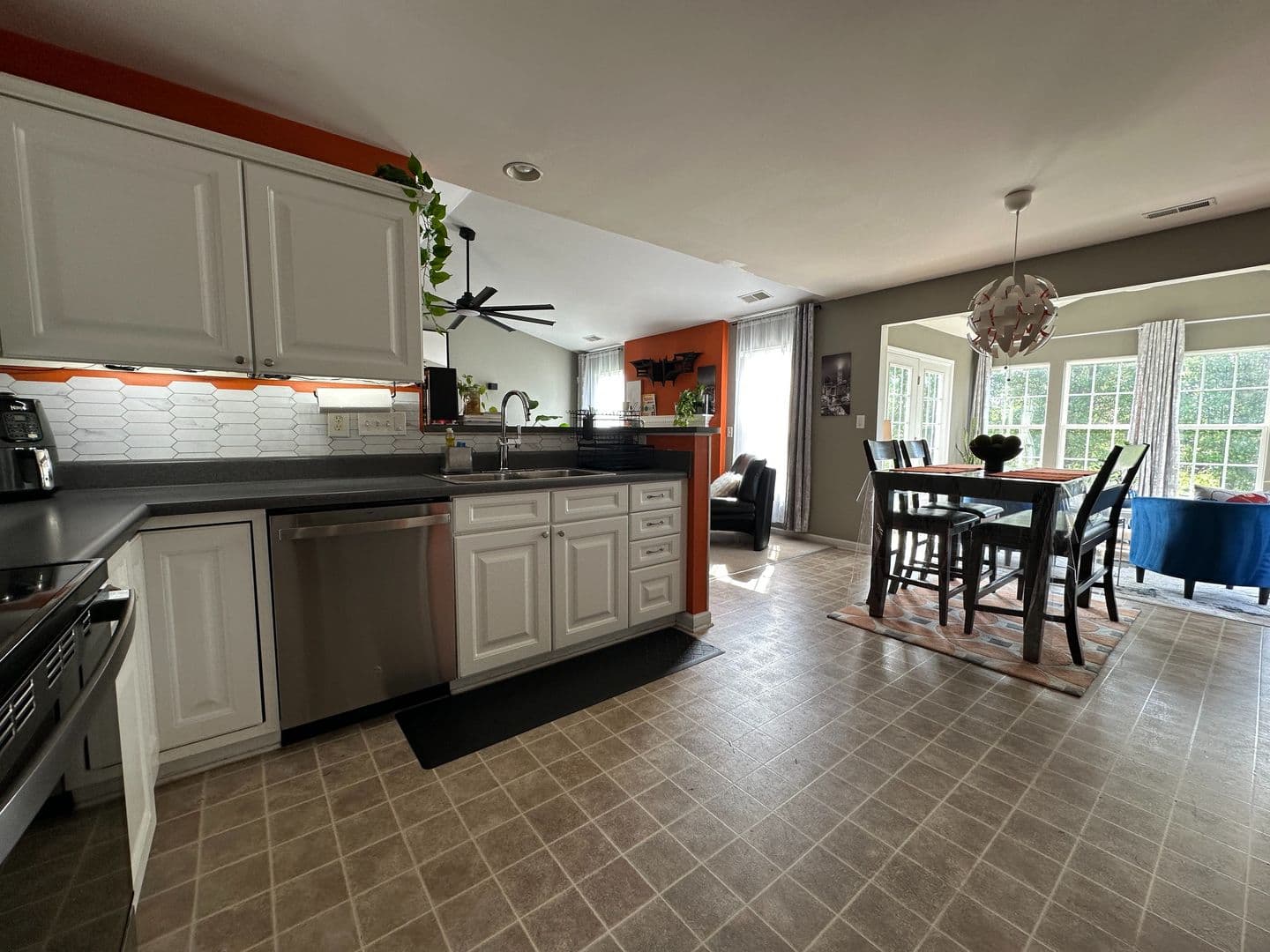 Charlotte House: 5035 Sunburst Ln