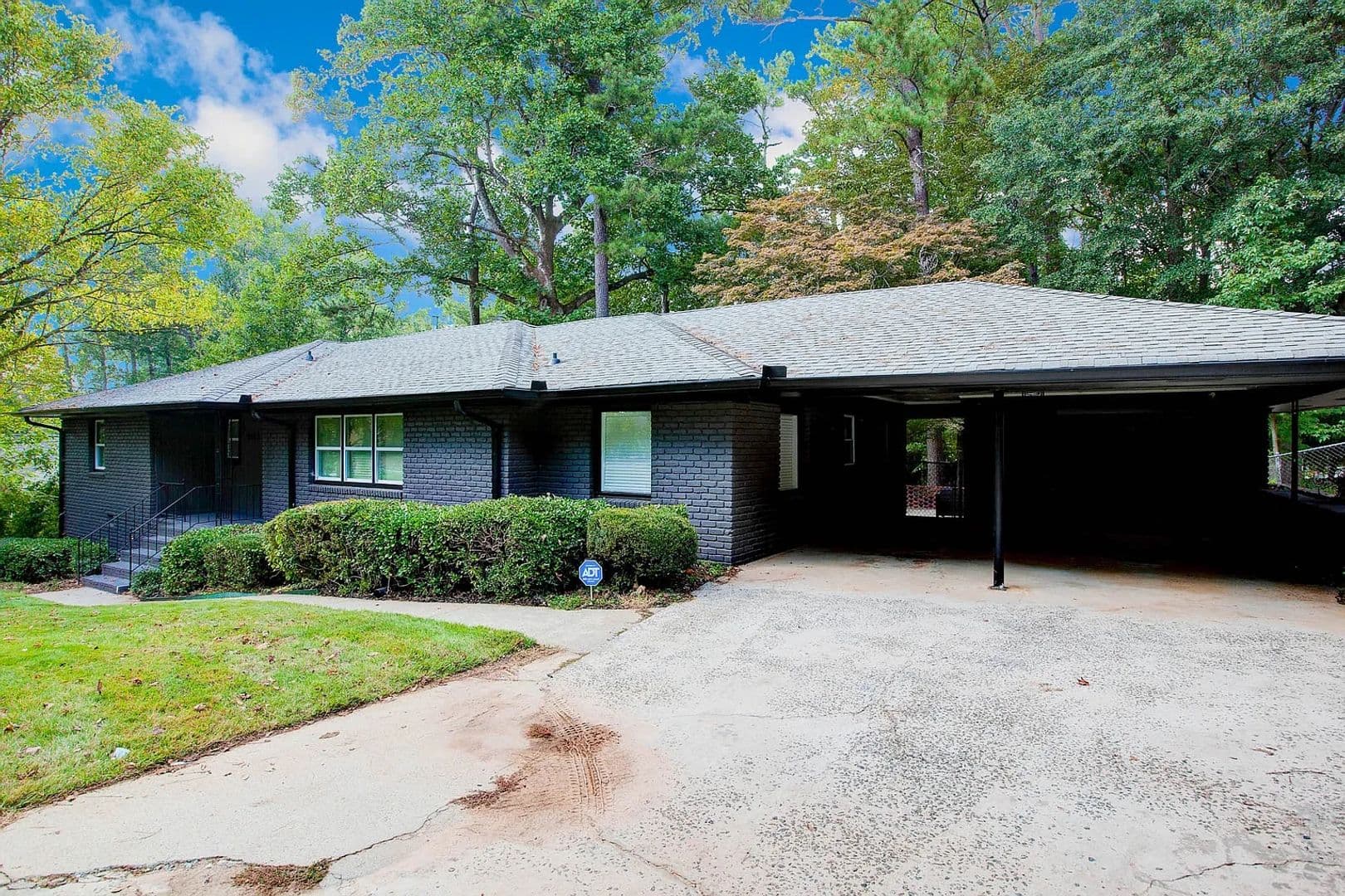 Smyrna House: 1573 Cooper Lake Rd SE