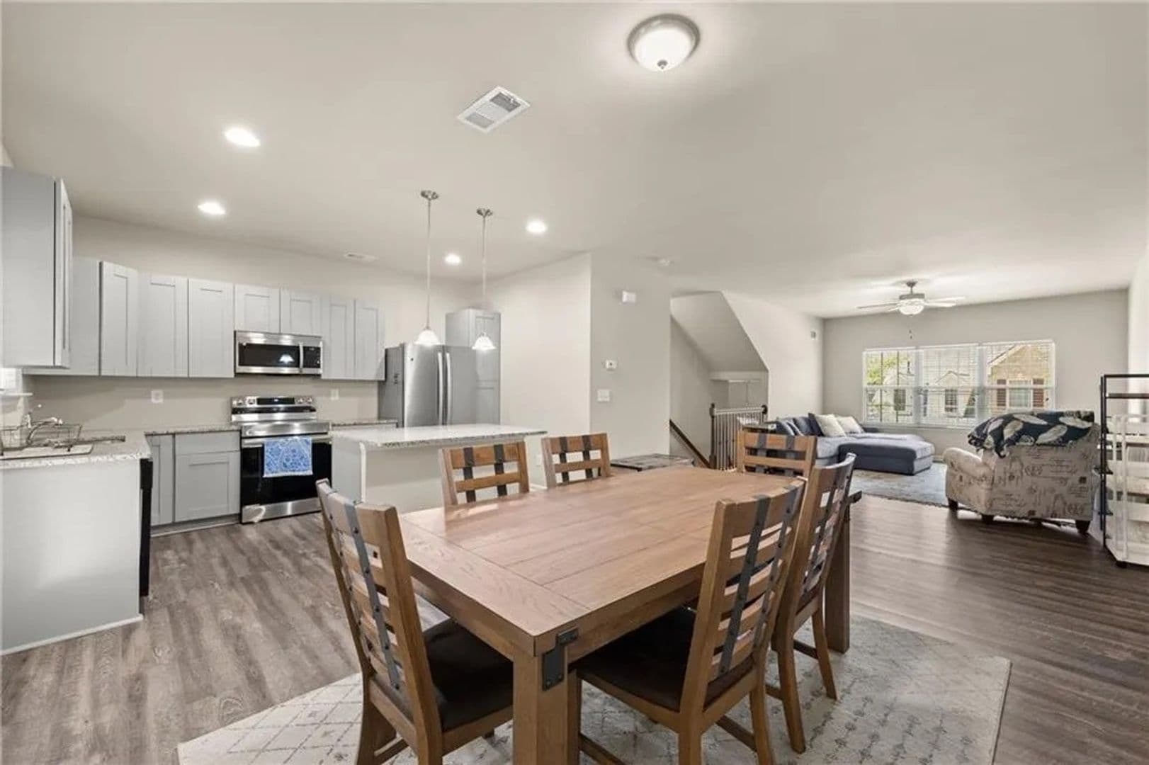 Buford House: 4202 Chatham Ridge Dr
