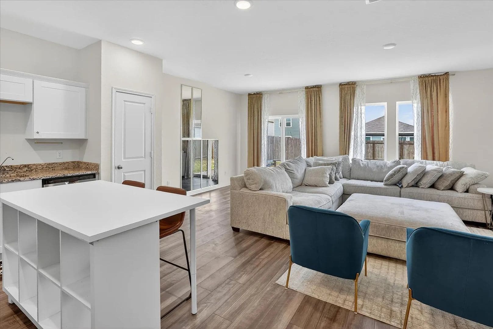 San Antonio House: 14755 Maple Ter