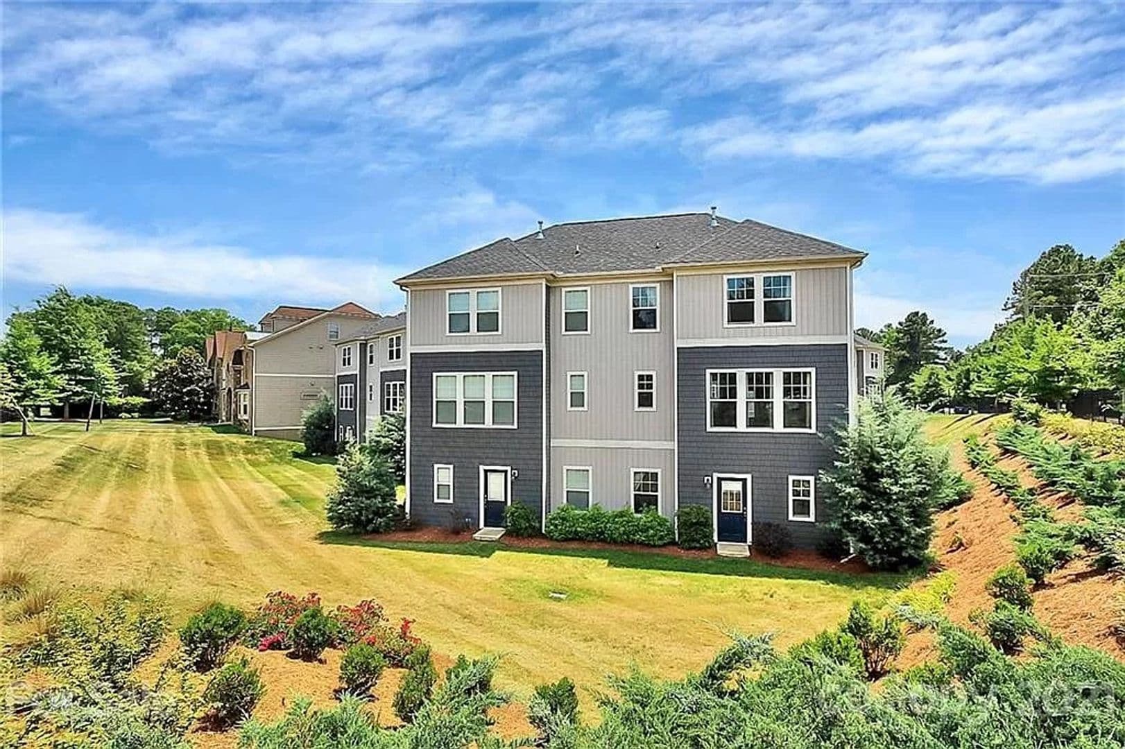 Charlotte House: 1502 Sharon Rd W