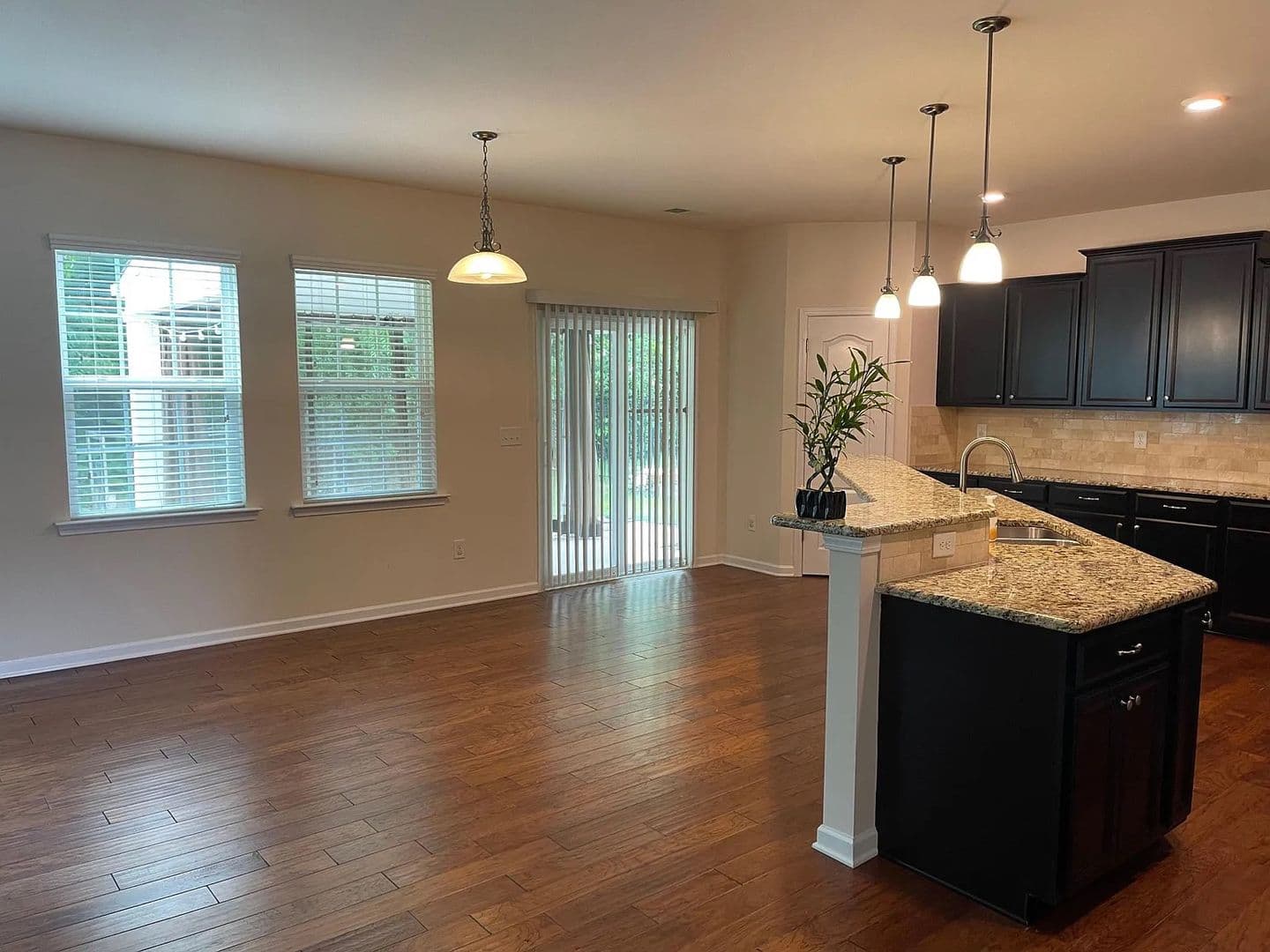 Charlotte House: 7211 Agnew Dr