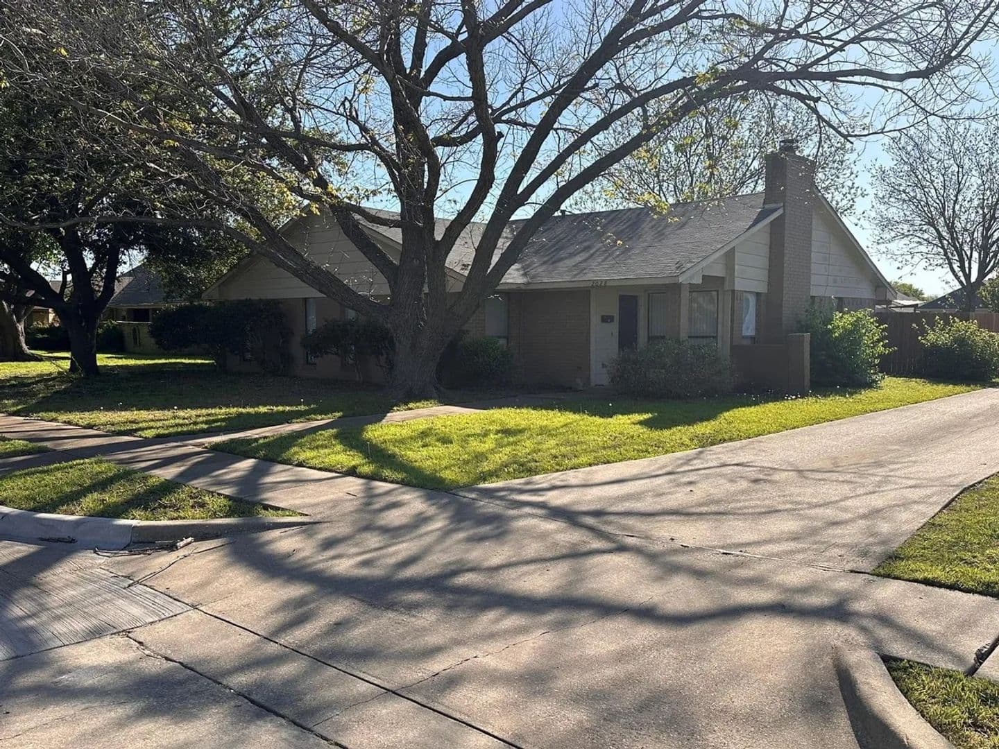 Garland House: 2026 Santa Anna Dr