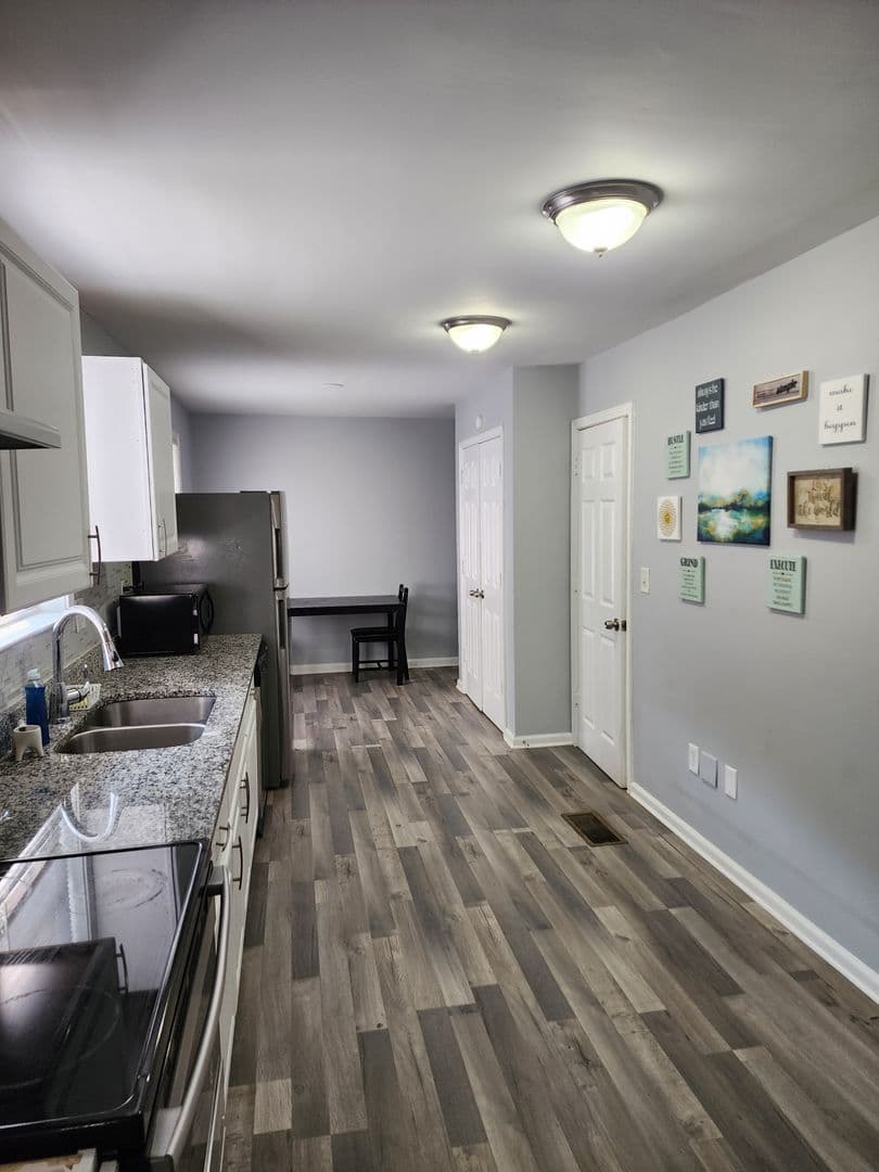 Atlanta House: 1123 #B Jones Ave NW