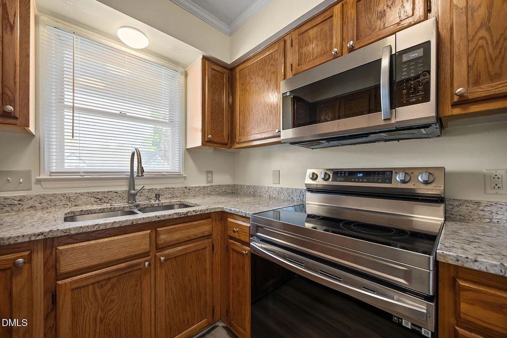 Raleigh House: 1627 Oakland Hills Way