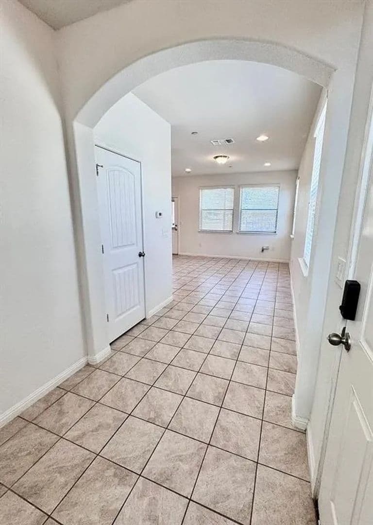 Round Rock House: 1001 Zodiac Ln
