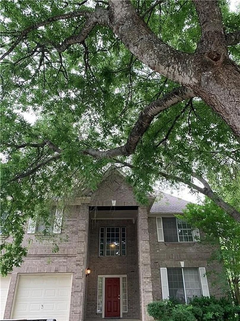 Round Rock House: 1724 Fort Grant Dr