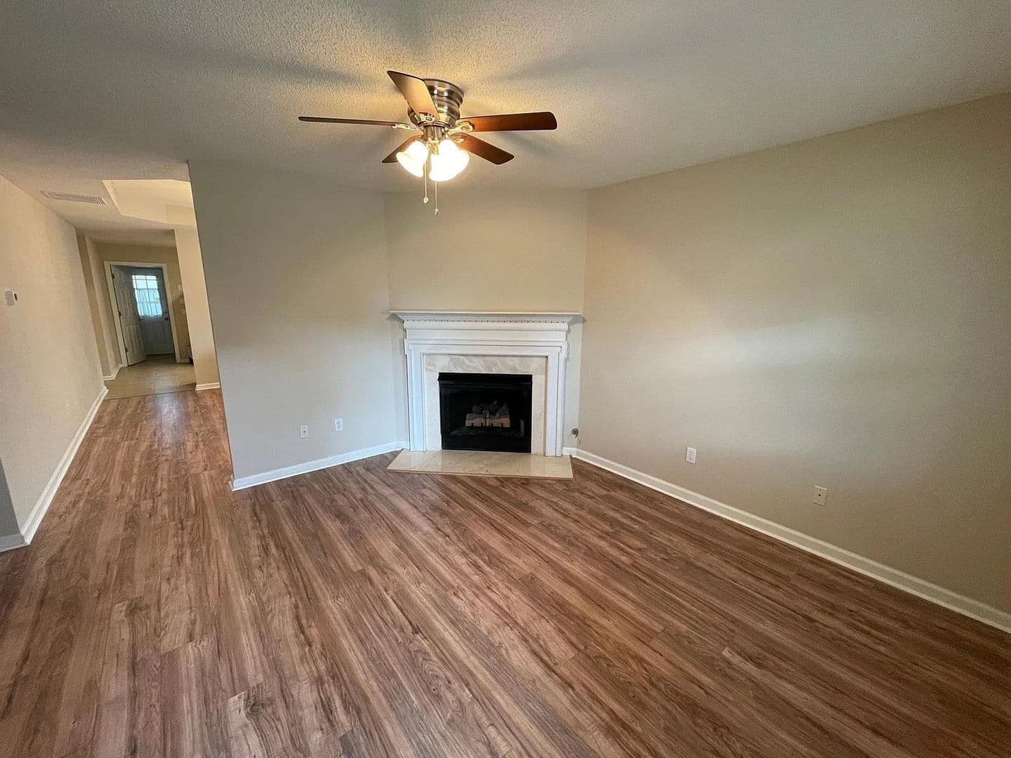 Cartersville House: 44 Pointe N Dr
