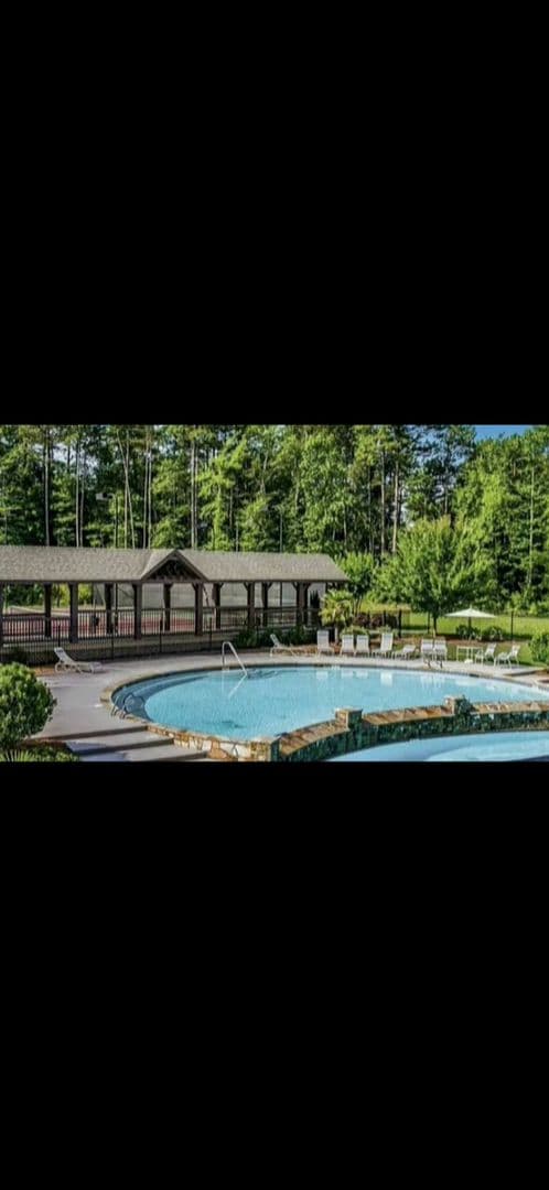 Braselton House: 218 Woodley Ct
